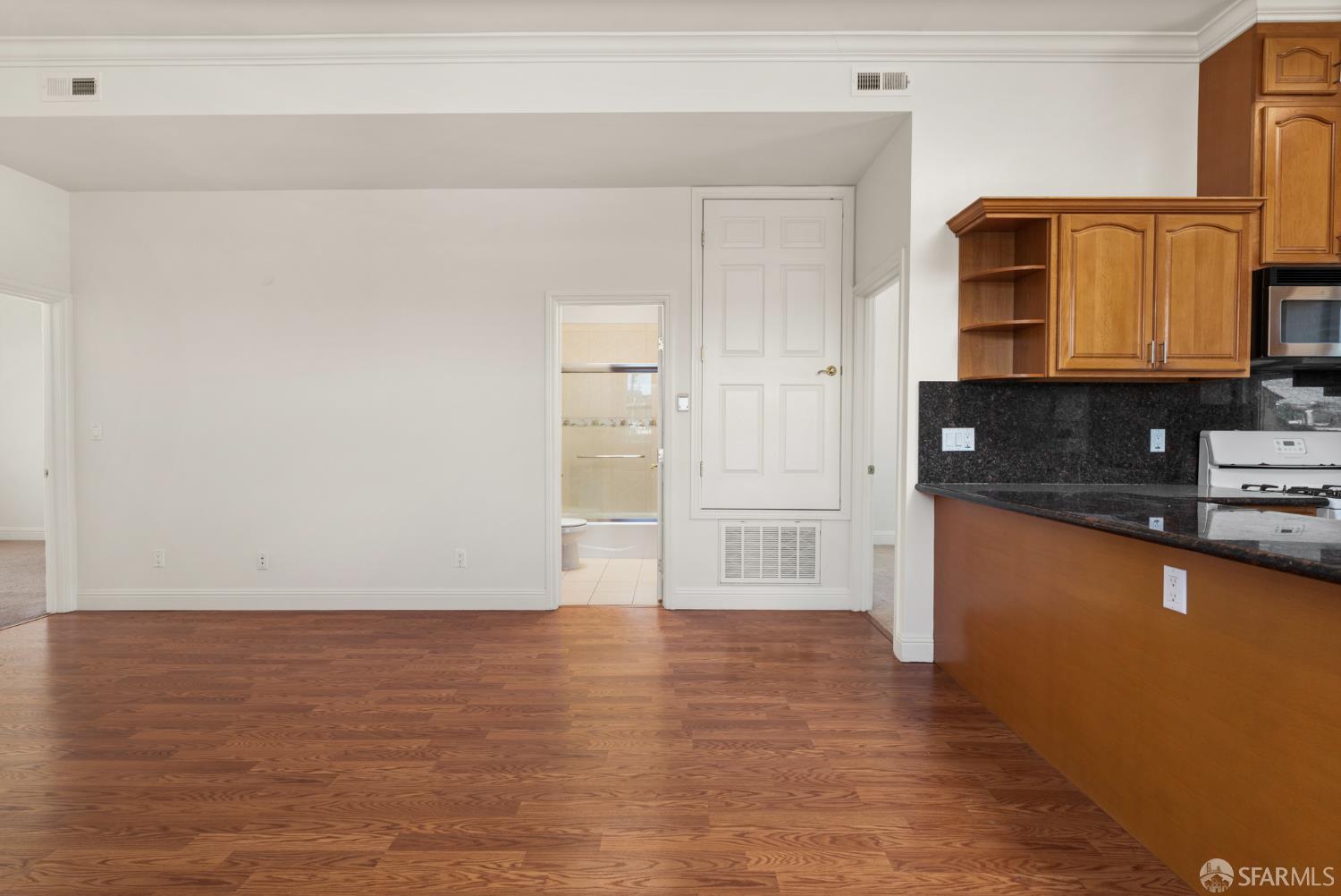 San Francisco, California, 94122, United States, 3 Bedrooms Bedrooms, ,2 BathroomsBathrooms,Residential,For Sale,1948647