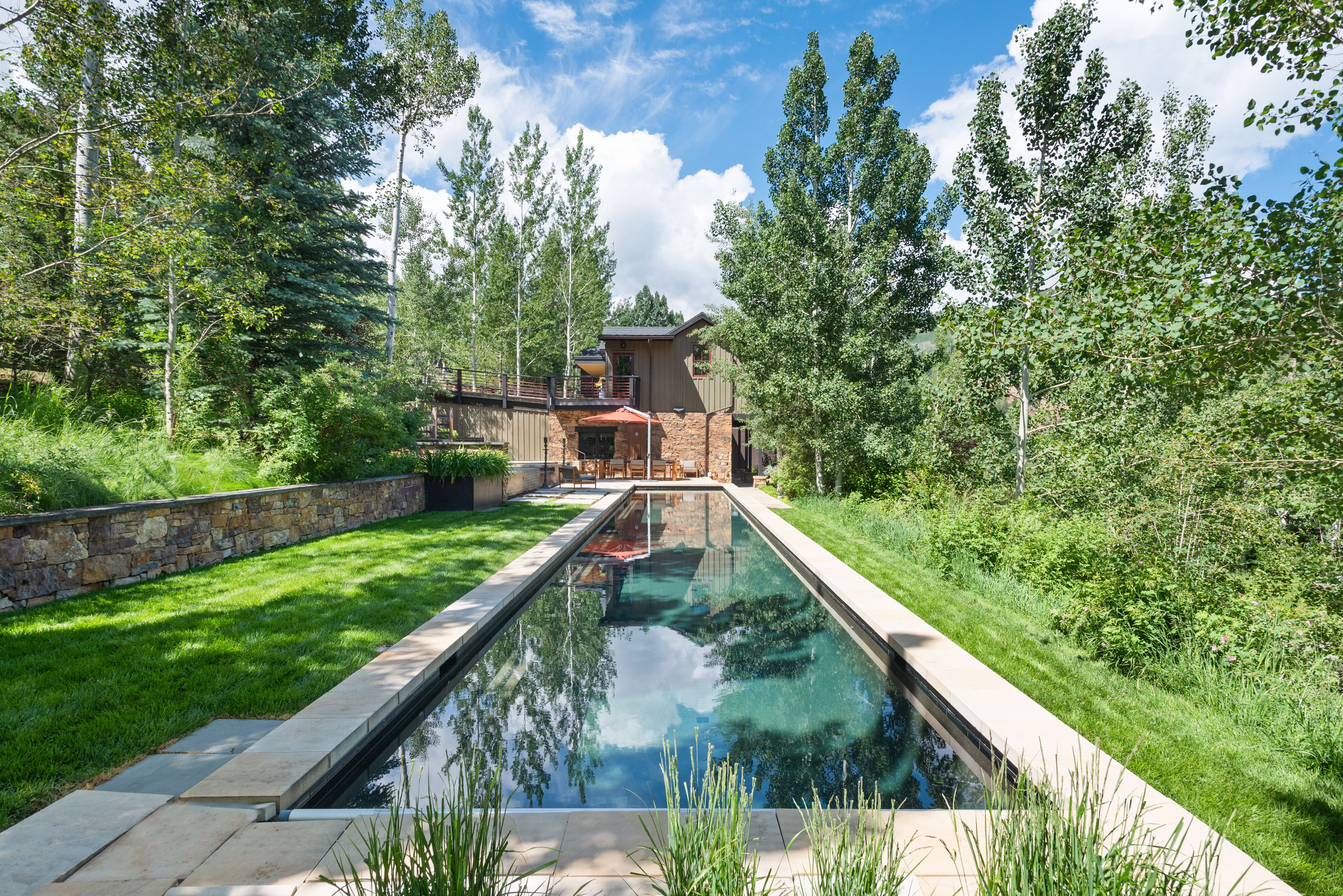  Mountainside Pool Oasis - 物件實景