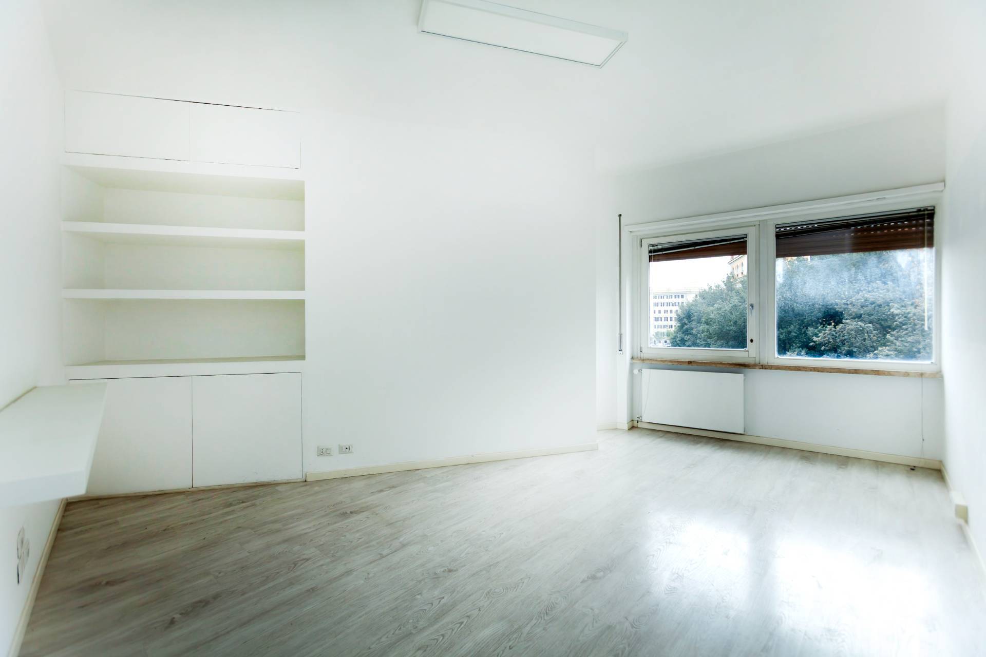 Roma, Roma, 00100, IT, 5 Bedrooms Bedrooms, ,3 BathroomsBathrooms,Residential,For Sale,1846886