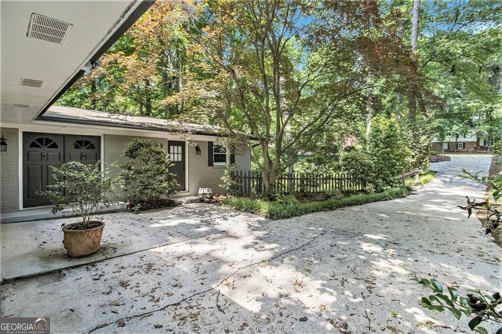Atlanta, Georgia, 30328, United States, 4 Bedrooms Bedrooms, ,3 BathroomsBathrooms,Residential,For Sale,1858983