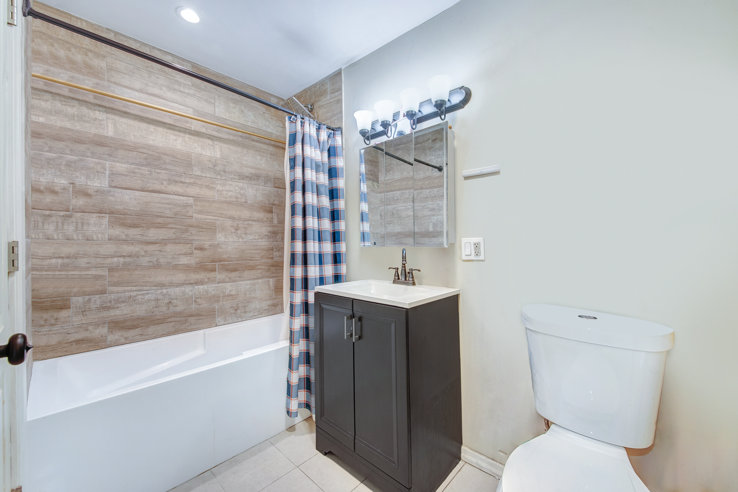 Brooklyn, New York, 11216, United States, 3 Bedrooms Bedrooms, ,6 BathroomsBathrooms,Residential,For Sale,1684366