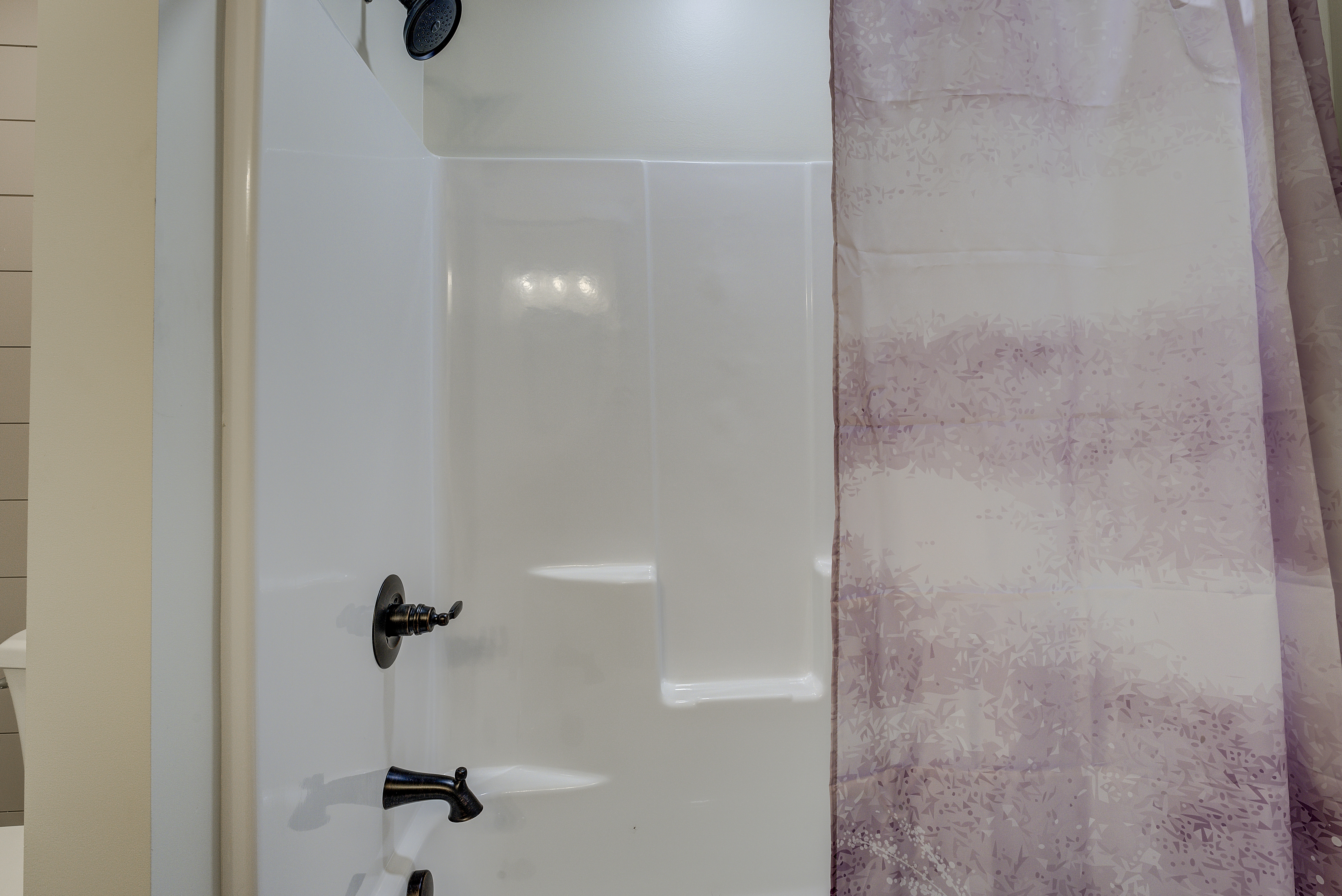 Jonesborough, Tennessee, 37659, United States, 3 Bedrooms Bedrooms, ,3 BathroomsBathrooms,Residential,For Sale,2000637