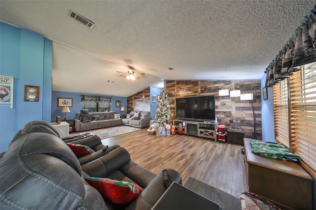 Wimauma, Florida, 33598, United States, 3 Bedrooms Bedrooms, ,2 BathroomsBathrooms,Residential,For Sale,1976753