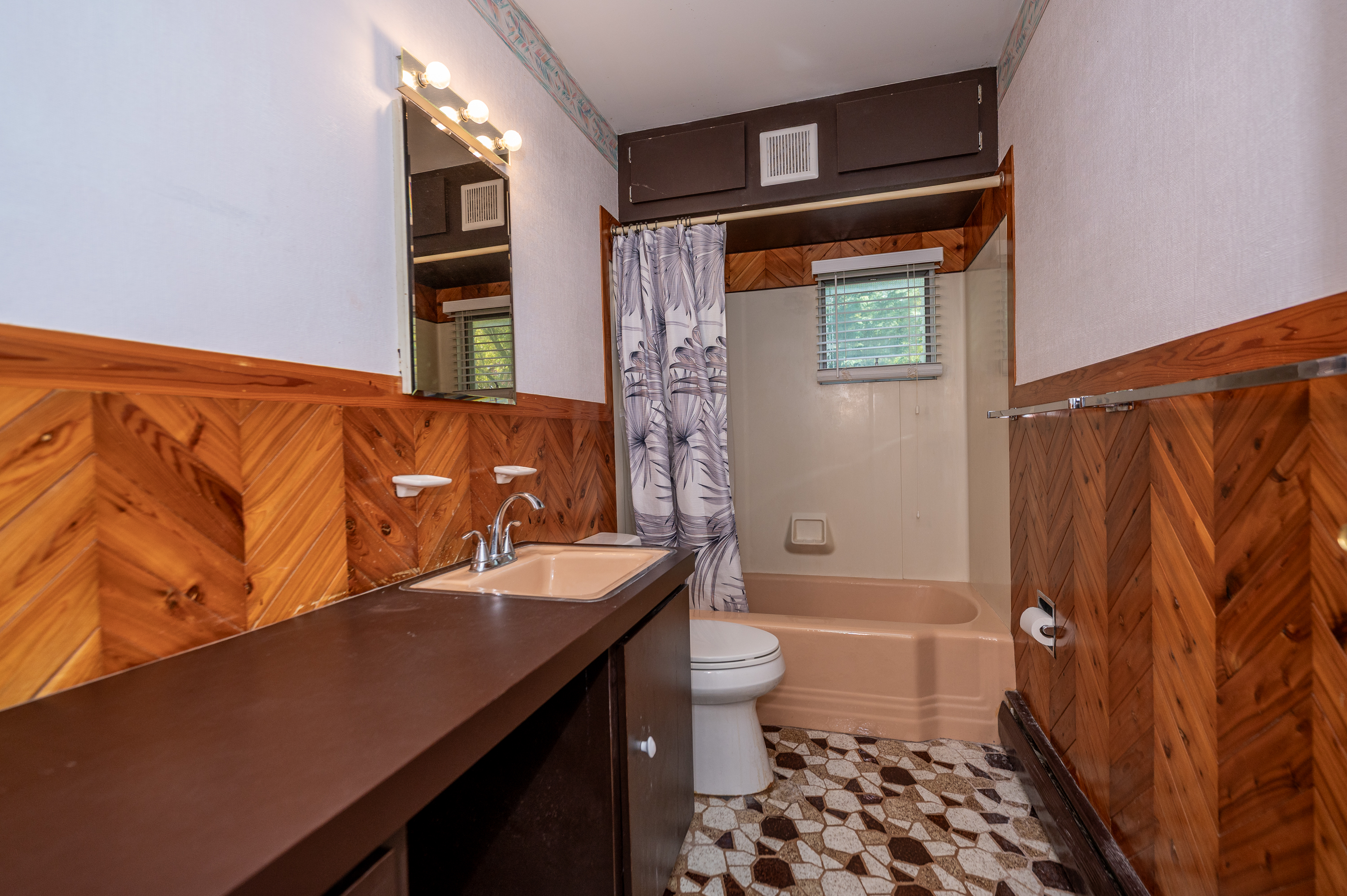  167 Maple Avenue, East Meadow, NY, 11554 - 物件實景