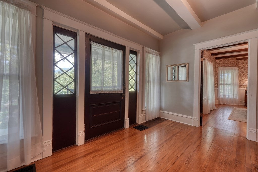 Andrews, North Carolina, 28901, United States, 5 Bedrooms Bedrooms, ,4 BathroomsBathrooms,Residential,For Sale,1912195