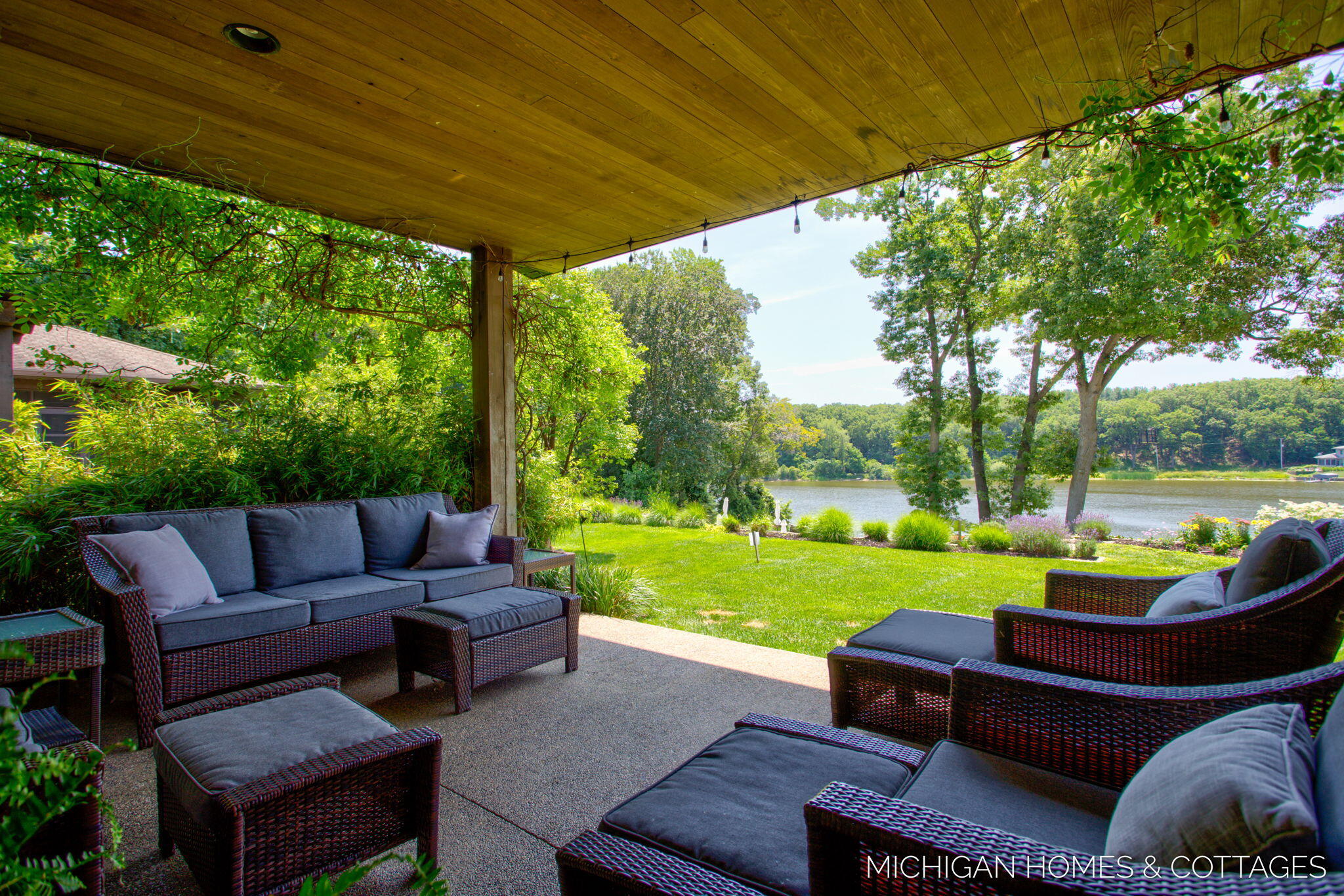 Saugatuck, Michigan, 49453, United States, 5 Bedrooms Bedrooms, ,4 BathroomsBathrooms,Residential,For Sale,1940964