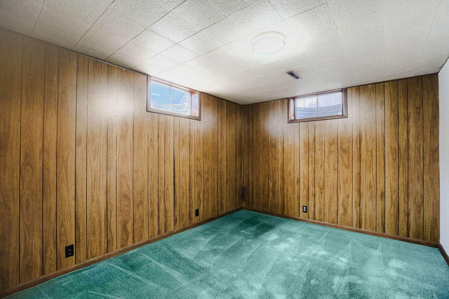 Lakewood, Colorado, 80232, United States, 4 Bedrooms Bedrooms, ,1 BathroomBathrooms,Residential,For Sale,2044778