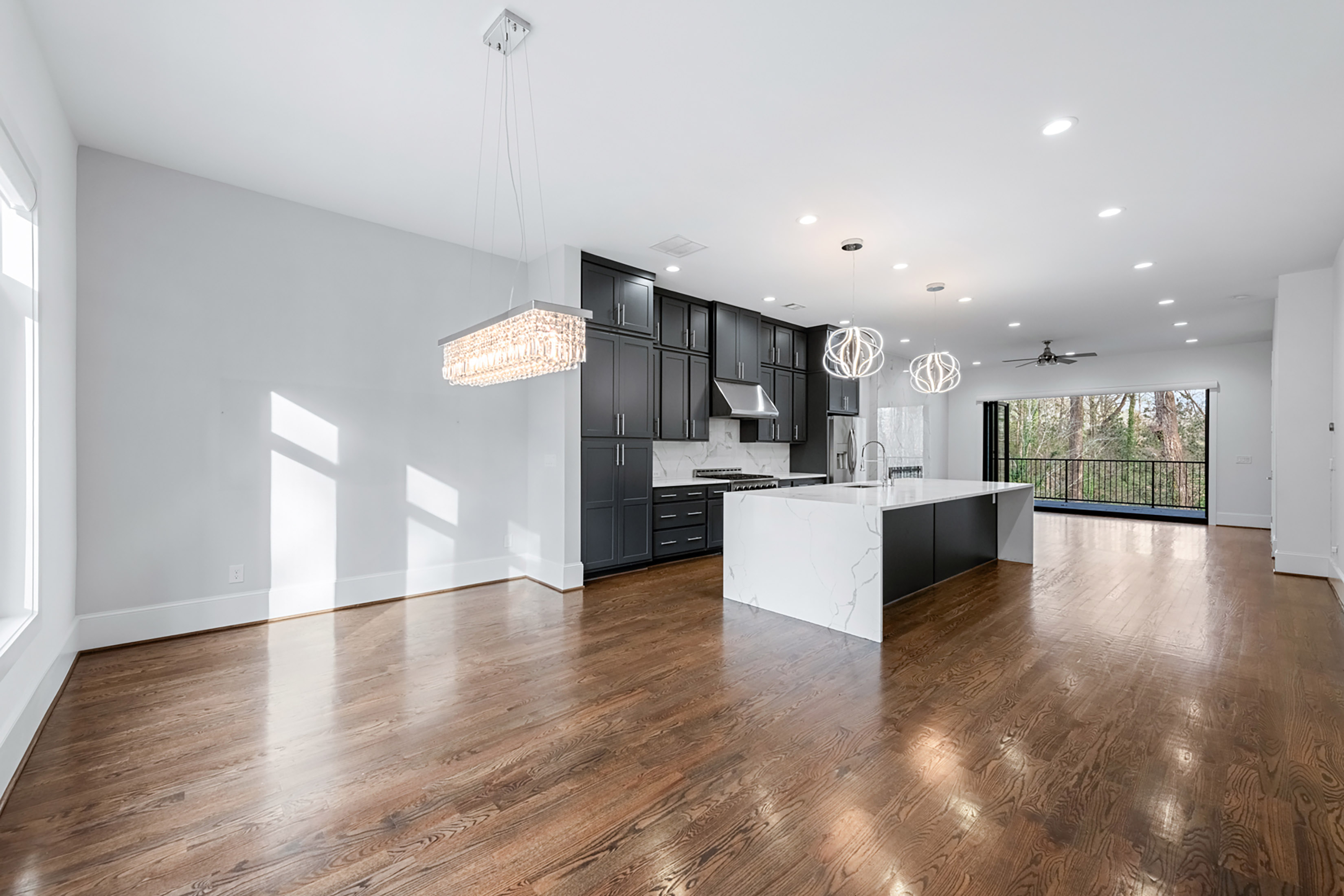  Stunning Four Level Move-in Ready Townhome - 物件實景