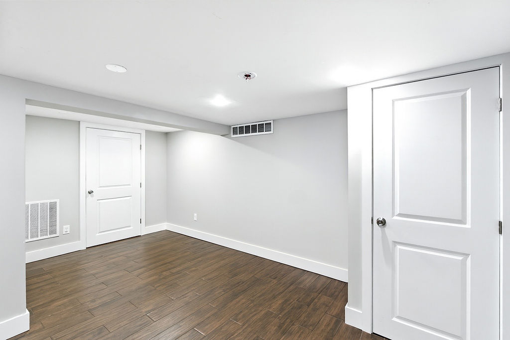 Howard Beach, New York, 11414, United States, 4 Bedrooms Bedrooms, ,4 BathroomsBathrooms,Residential,For Sale,1984168