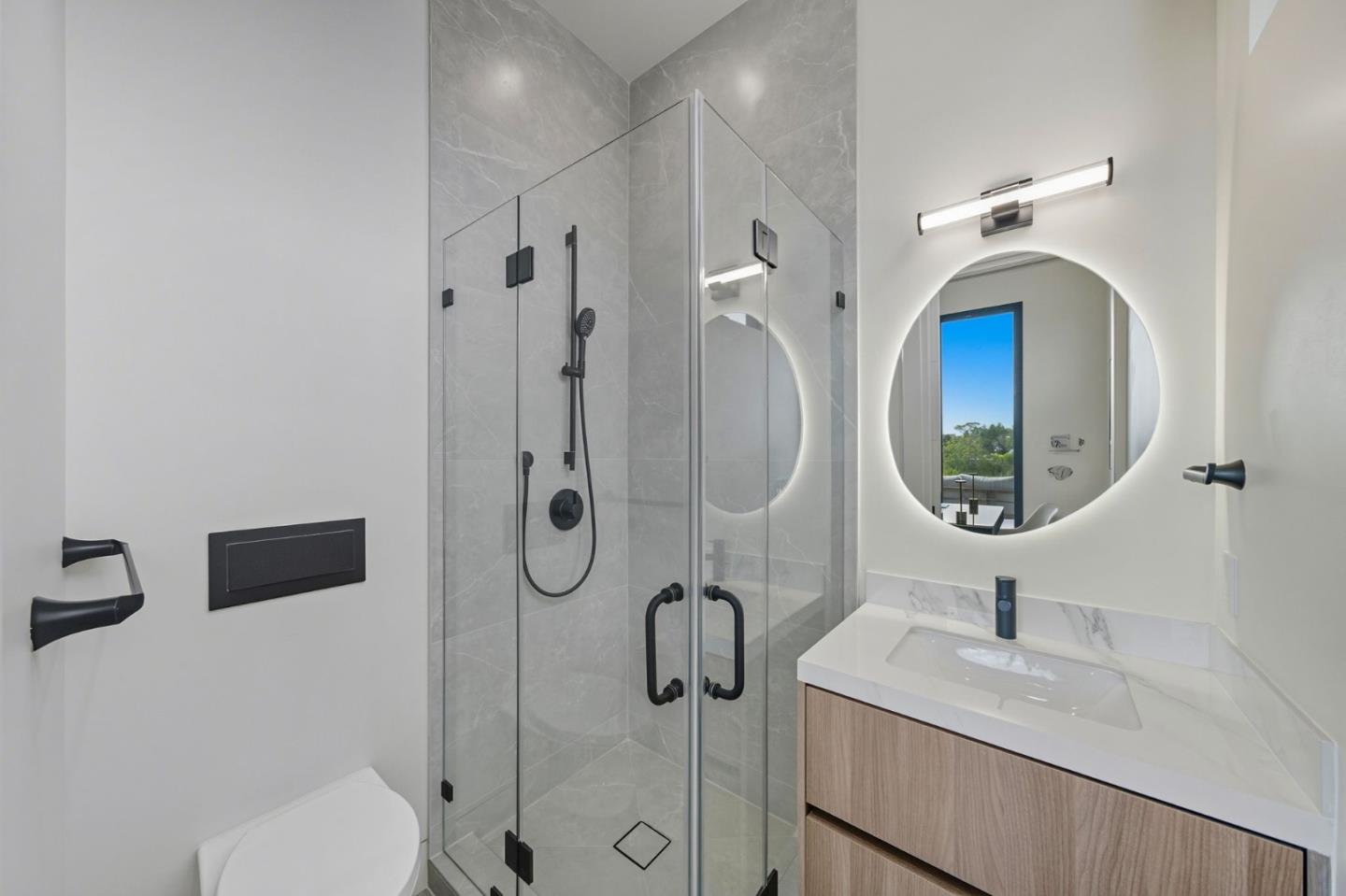 Hillsborough, California, 94010, United States, 8 Bedrooms Bedrooms, ,10 BathroomsBathrooms,Residential,For Sale,1949647