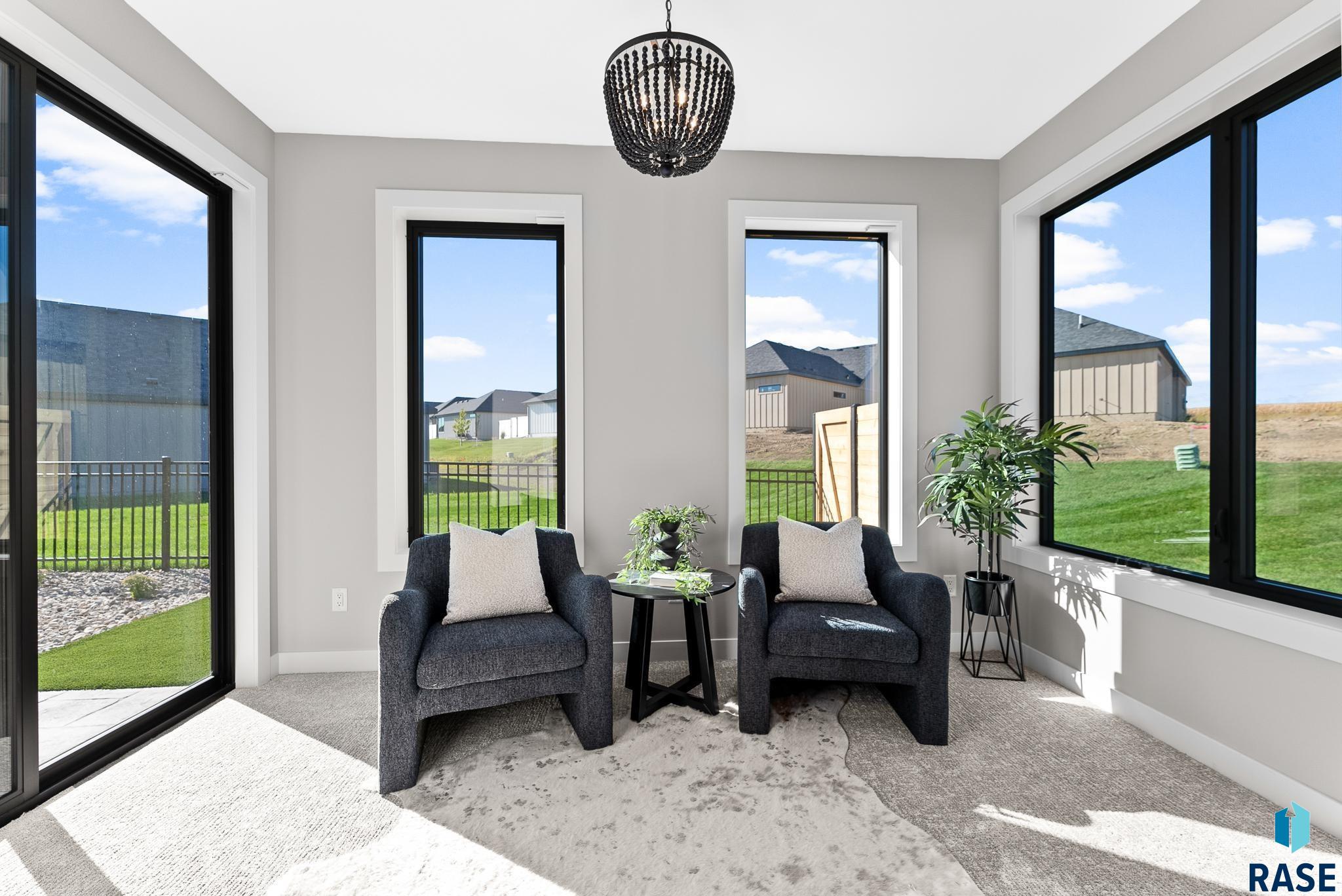 Sioux Falls, South Dakota, 57110, United States, 4 Bedrooms Bedrooms, ,3 BathroomsBathrooms,Residential,For Sale,2005284