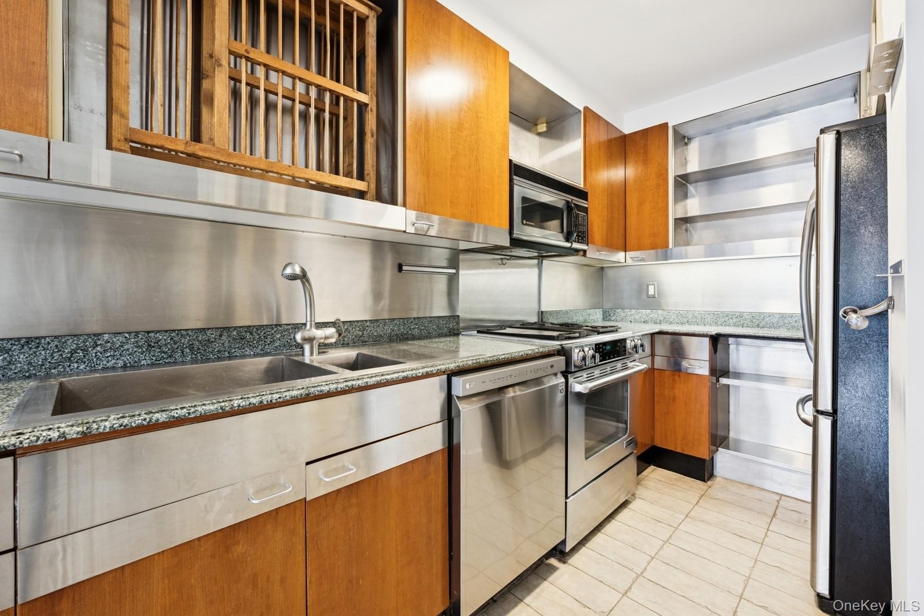 Beechhurst, New York, 11357, United States, 3 Bedrooms Bedrooms, ,2 BathroomsBathrooms,Residential,For Sale,1975309