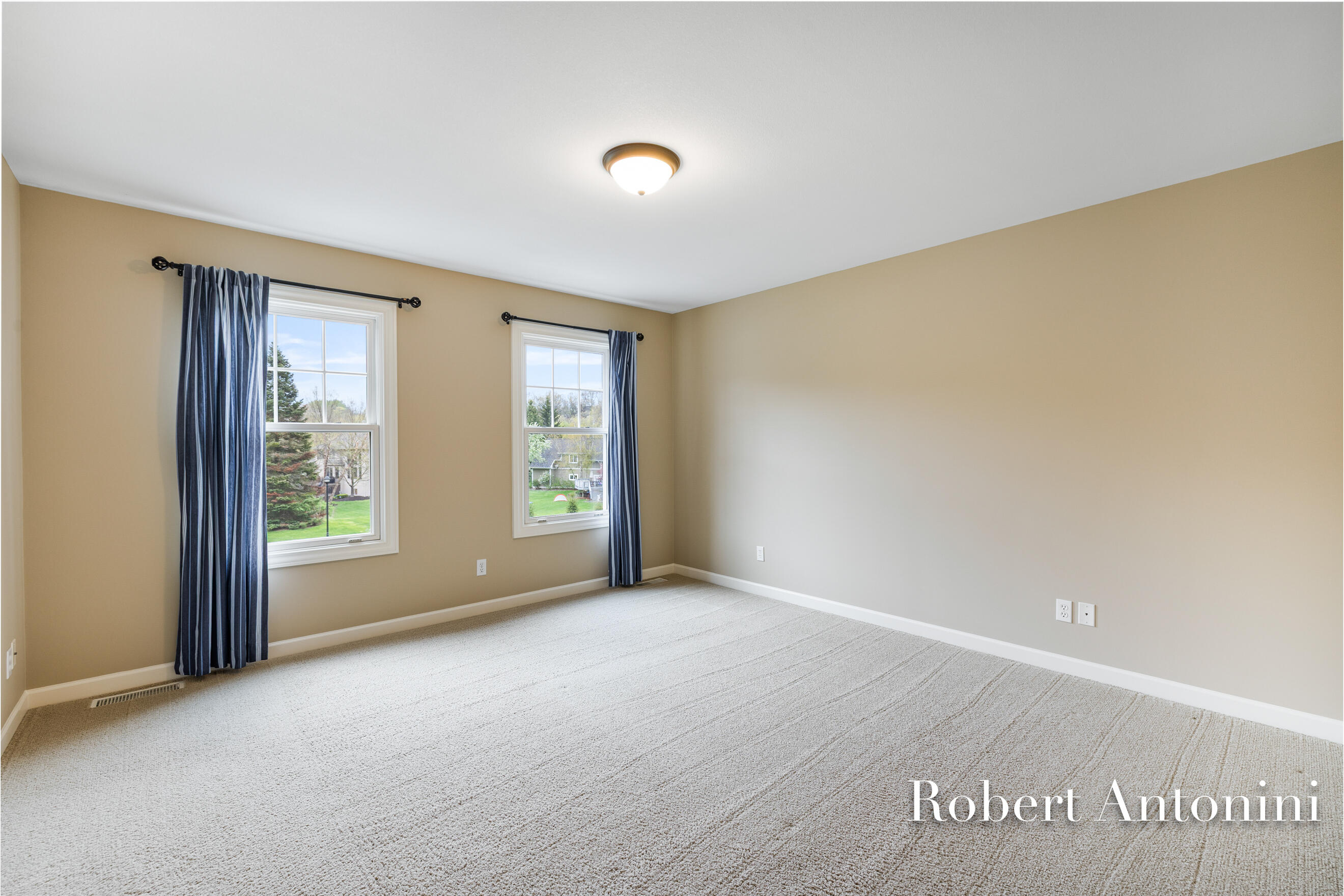 Grand Rapids, Michigan, 49525, United States, 5 Bedrooms Bedrooms, ,4 BathroomsBathrooms,Residential,For Sale,1837852