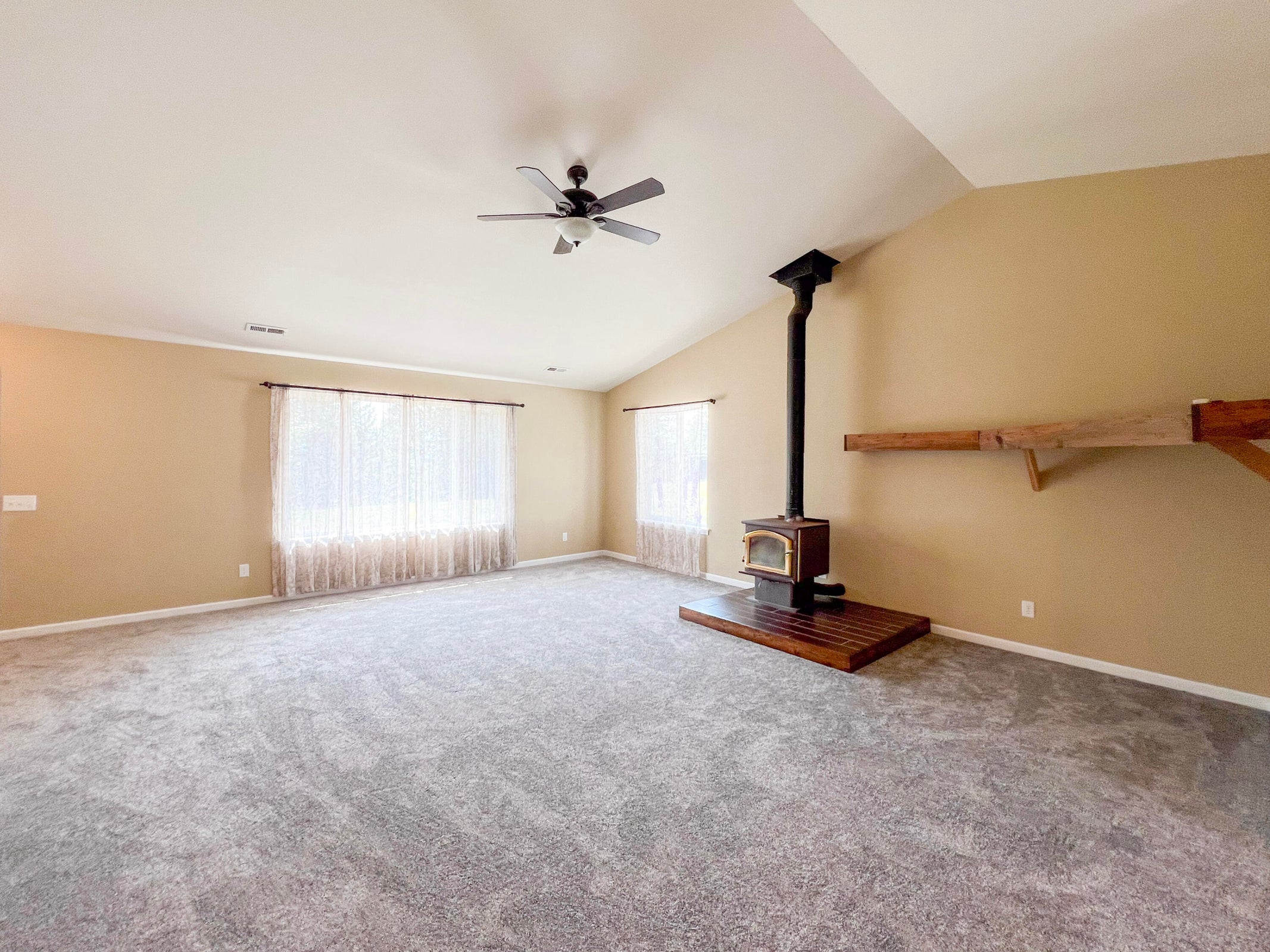 Colville, Washington, 99114, United States, 3 Bedrooms Bedrooms, ,2 BathroomsBathrooms,Residential,For Sale,1928026