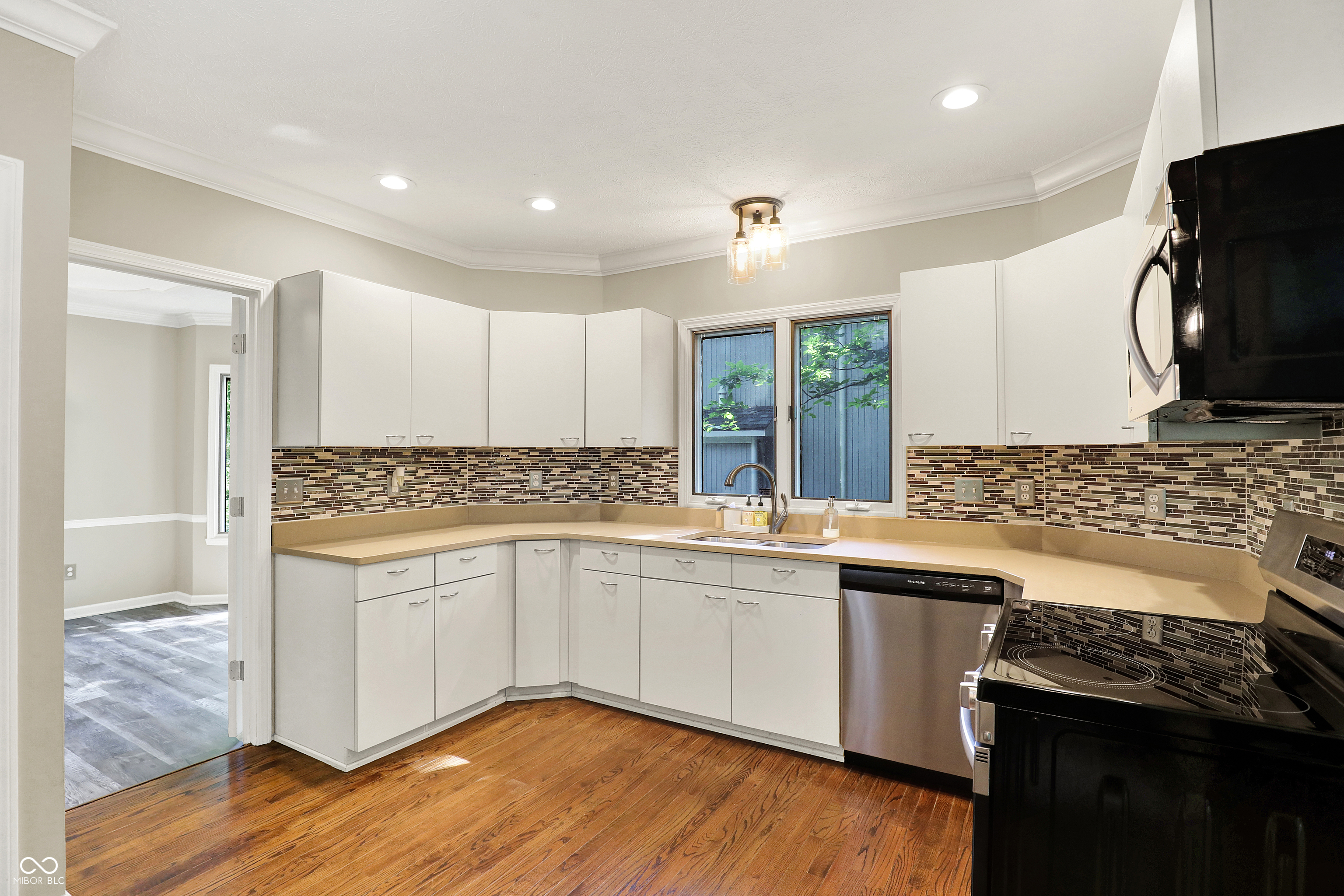 Indianapolis, Indiana, 46240, United States, 4 Bedrooms Bedrooms, ,3 BathroomsBathrooms,Residential,For Sale,1920883