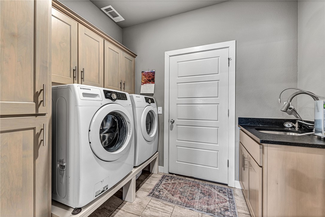 Cave Springs, Arkansas, 72718, United States, 4 Bedrooms Bedrooms, ,3 BathroomsBathrooms,Residential,For Sale,1919634