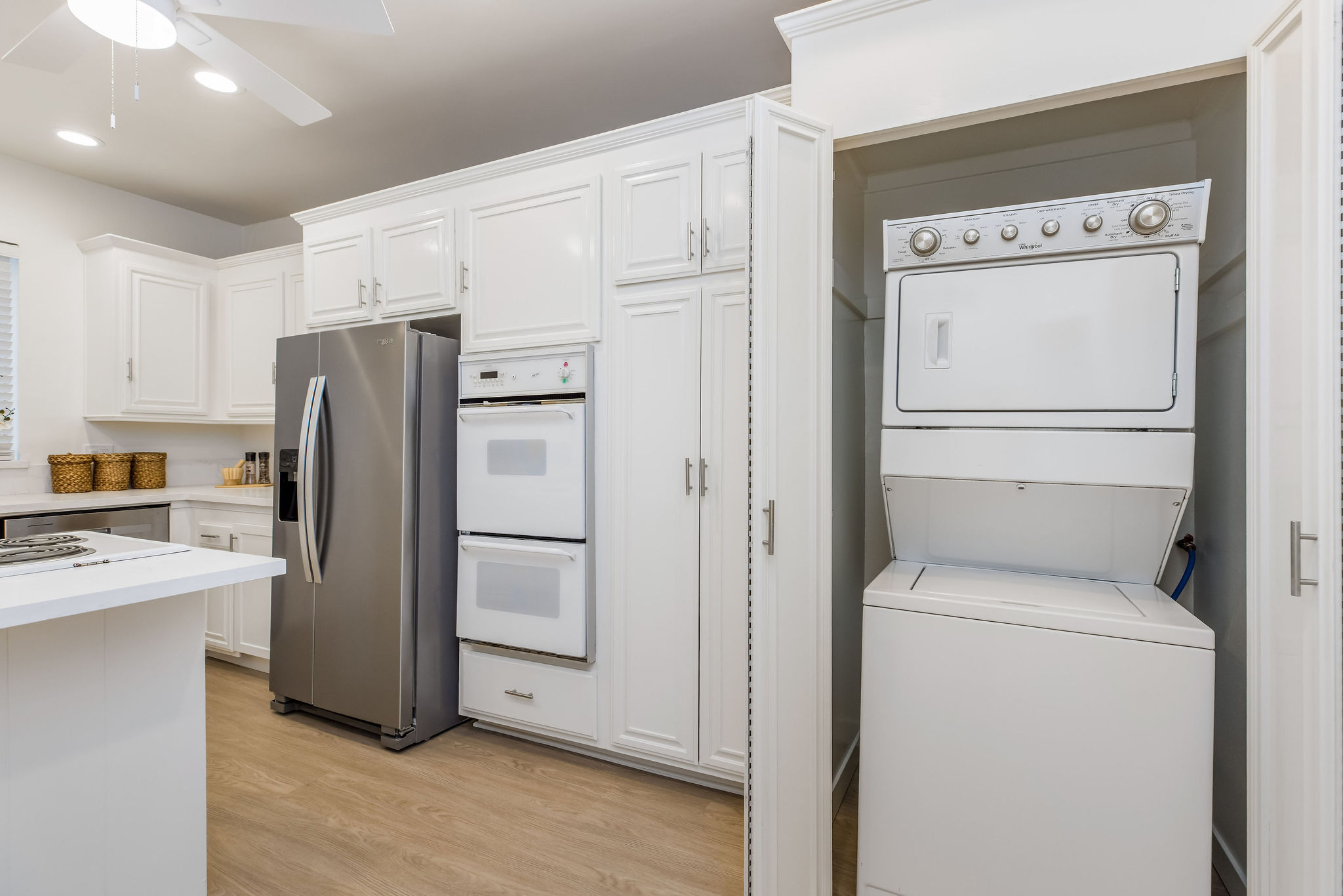  5216 Yarmouth Avenue #105 - 物件實景