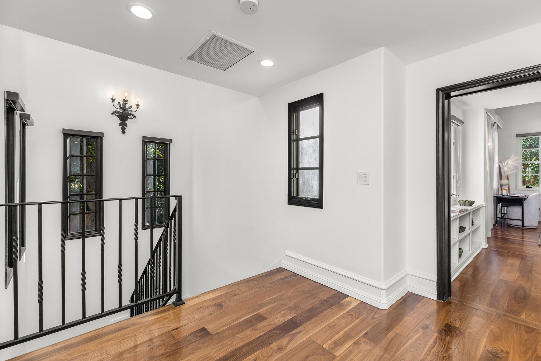  Romantic Spanish Retreat in Whitley Heights - 物件實景