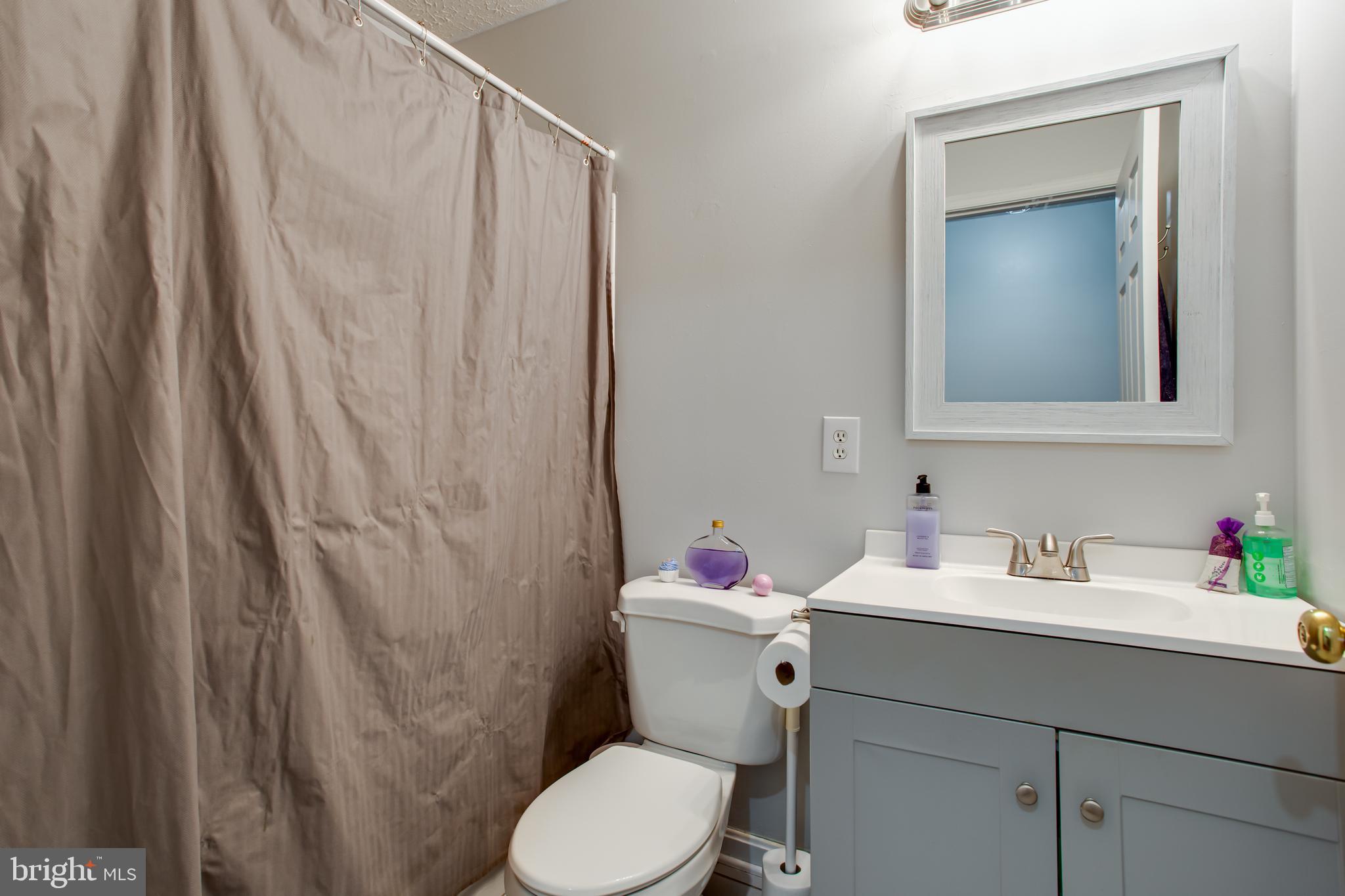 Waldorf, Maryland, 20601, United States, 5 Bedrooms Bedrooms, ,5 BathroomsBathrooms,Residential,For Sale,1977344