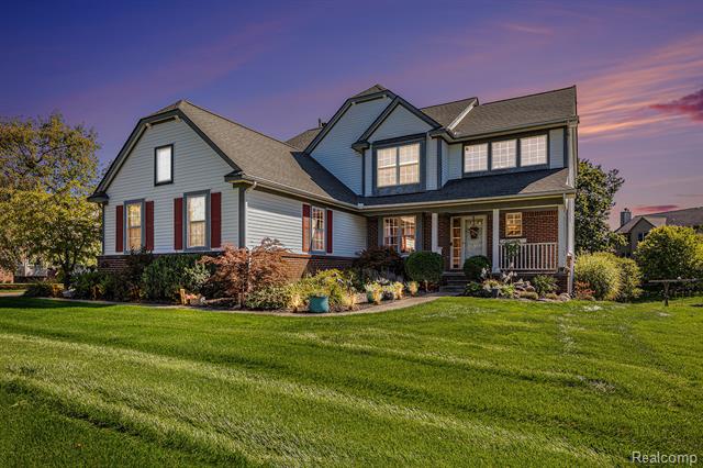 Wixom, Michigan, 48393, United States, 5 Bedrooms Bedrooms, ,4 BathroomsBathrooms,Residential,For Sale,1930783