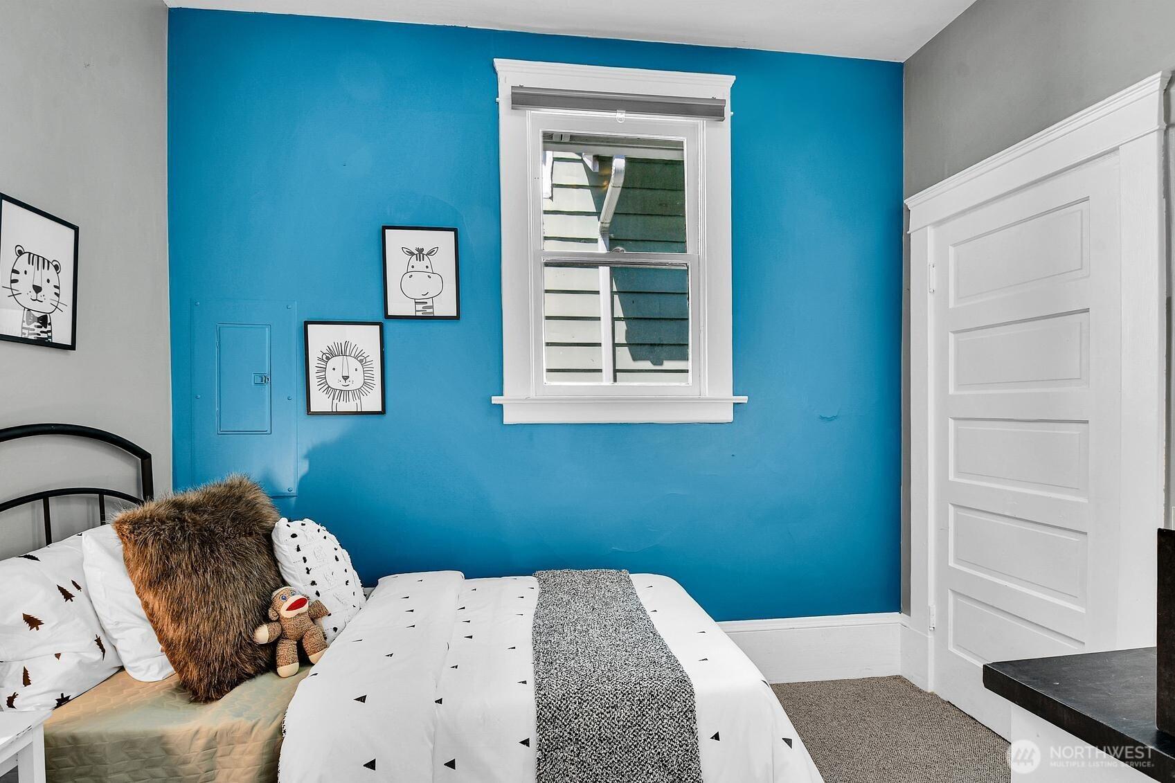 SEATTLE, Washington, 98119, United States, 2 Bedrooms Bedrooms, ,1 BathroomBathrooms,Residential,For Sale,1907615