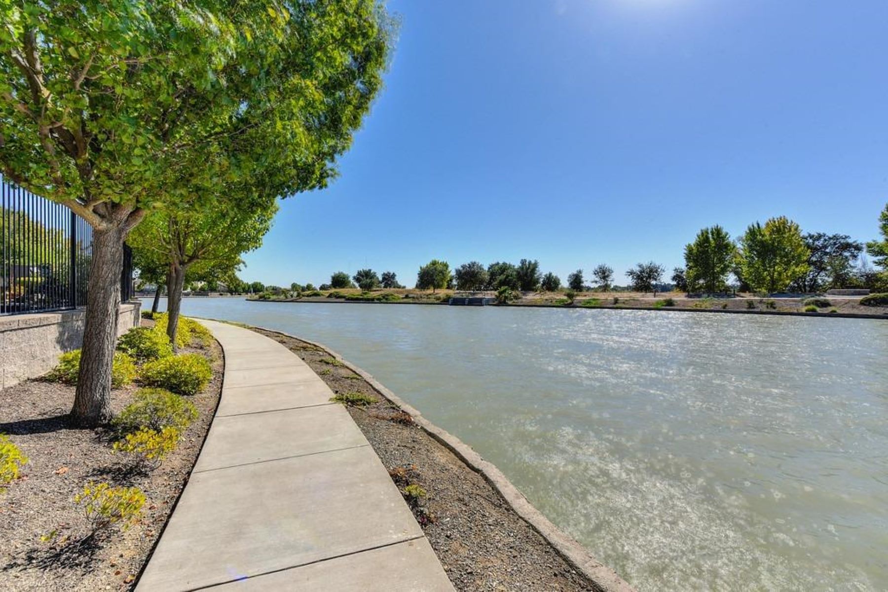  3911 Don River Lane, Sacramento, CA 95834 - 物件實景
