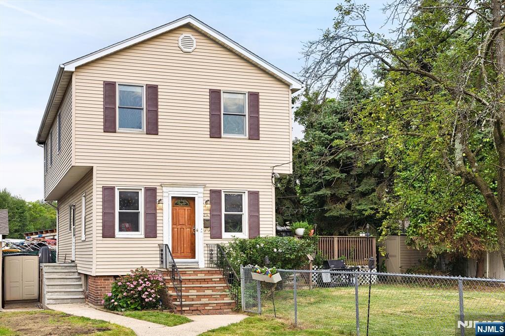 Lyndhurst, New Jersey, 07071, United States, 3 Bedrooms Bedrooms, ,2 BathroomsBathrooms,Residential,For Sale,1945012