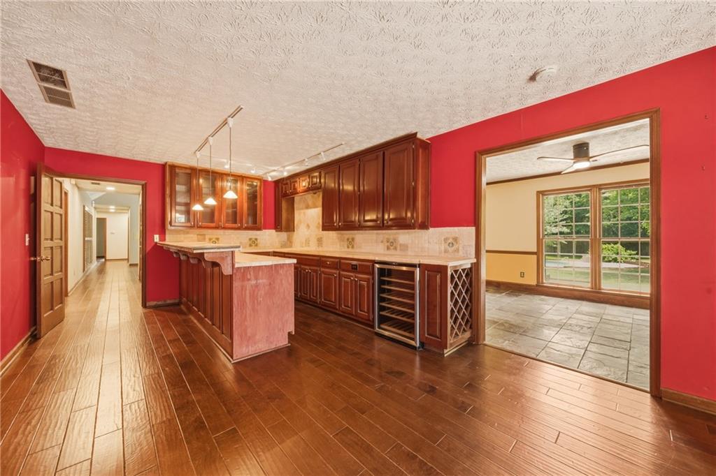 Roswell, Georgia, 30076, United States, 4 Bedrooms Bedrooms, ,3 BathroomsBathrooms,Residential,For Sale,2049337