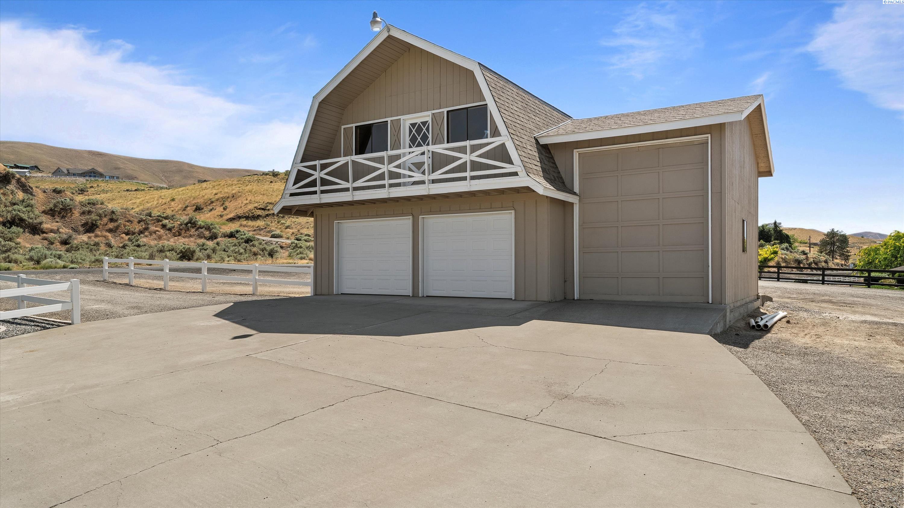 Prosser, Washington, 99350, United States, 3 Bedrooms Bedrooms, ,3 BathroomsBathrooms,Residential,For Sale,1867442