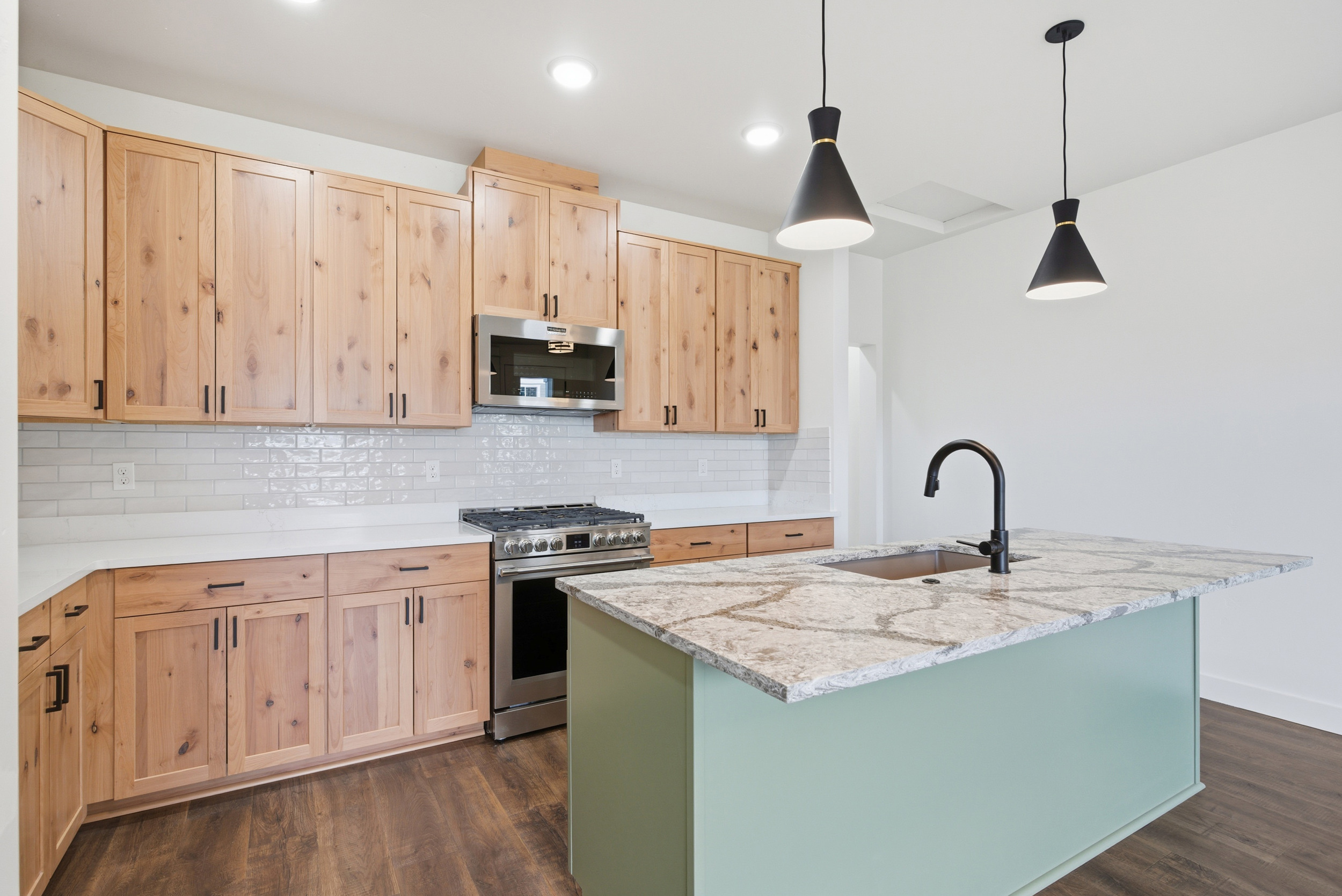 Sandpoint, Idaho, 83864, United States, 3 Bedrooms Bedrooms, ,3 BathroomsBathrooms,Residential,For Sale,2006099