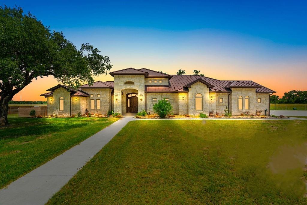 Beeville, Texas, 78102, United States, 4 Bedrooms Bedrooms, ,3 BathroomsBathrooms,Residential,For Sale,1857883