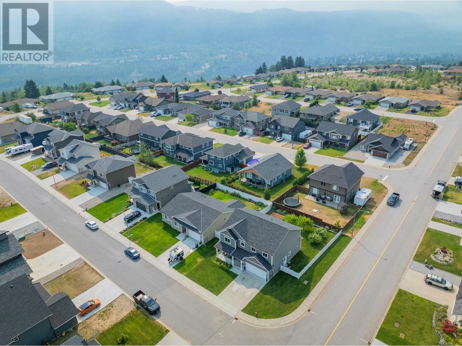 CASTLEGAR, British Columbia, V1N 4X8, CA, 4 Bedrooms Bedrooms, ,2 BathroomsBathrooms,Residential,For Sale,1839232