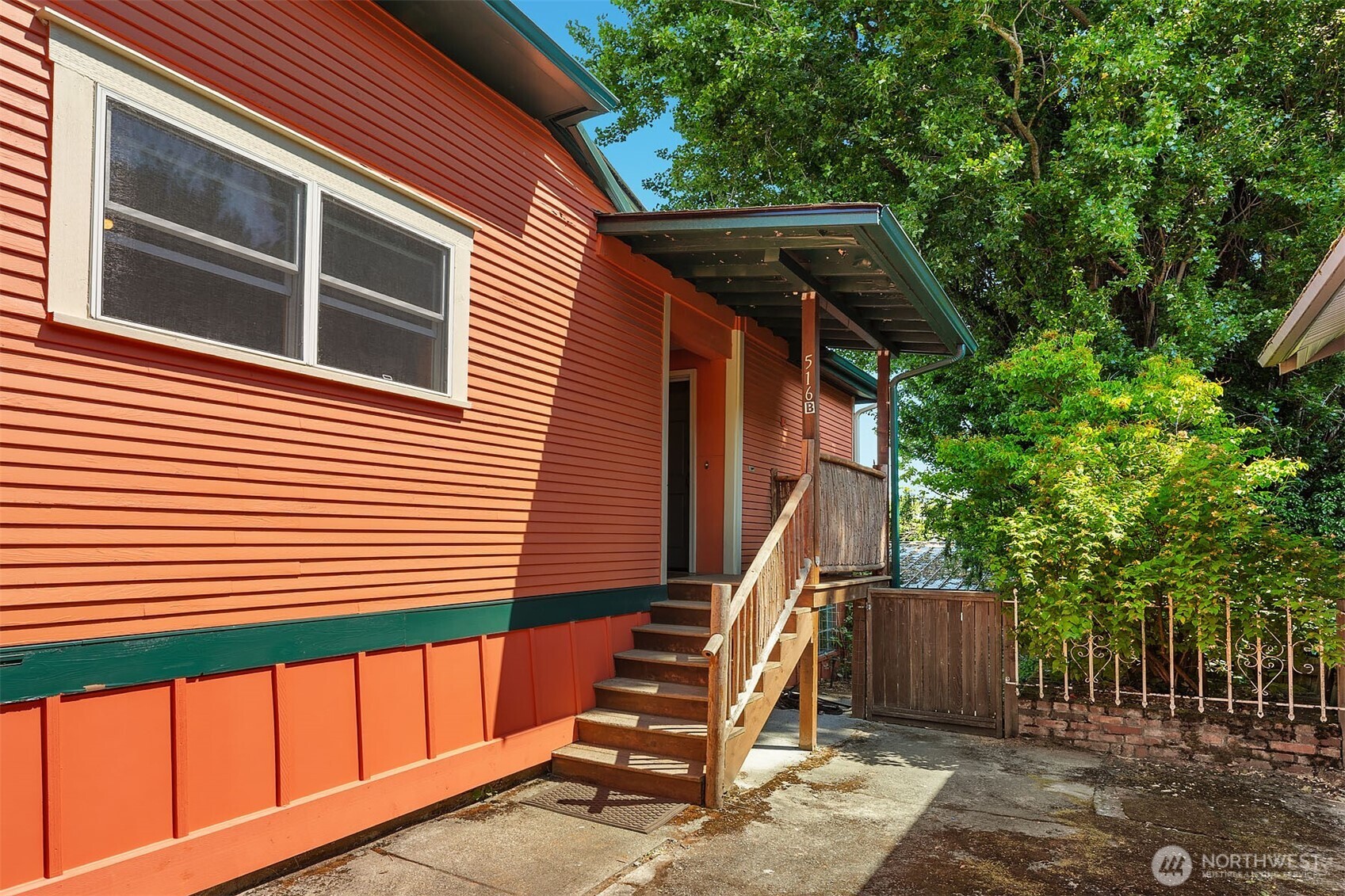 Seattle, Washington, 98112, United States, ,Residential,For Sale,1911178