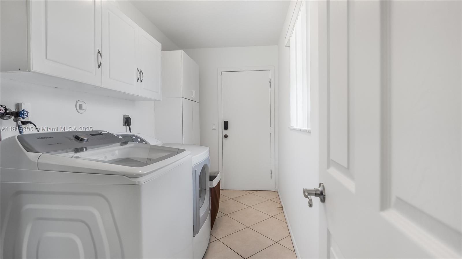 Coral Springs, Florida, 33071, United States, 3 Bedrooms Bedrooms, ,2 BathroomsBathrooms,Residential,For Sale,1857646