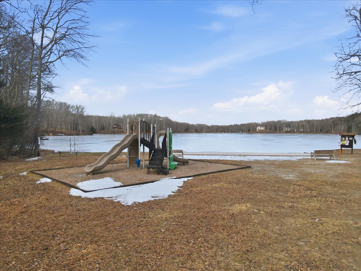 Milford, Pennsylvania, 18337, United States, 4 Bedrooms Bedrooms, ,3 BathroomsBathrooms,Residential,For Sale,2013781