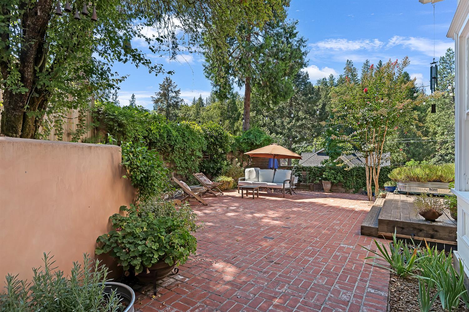 Placerville, California, 95667, United States, 4 Bedrooms Bedrooms, ,2 BathroomsBathrooms,Residential,For Sale,1978862