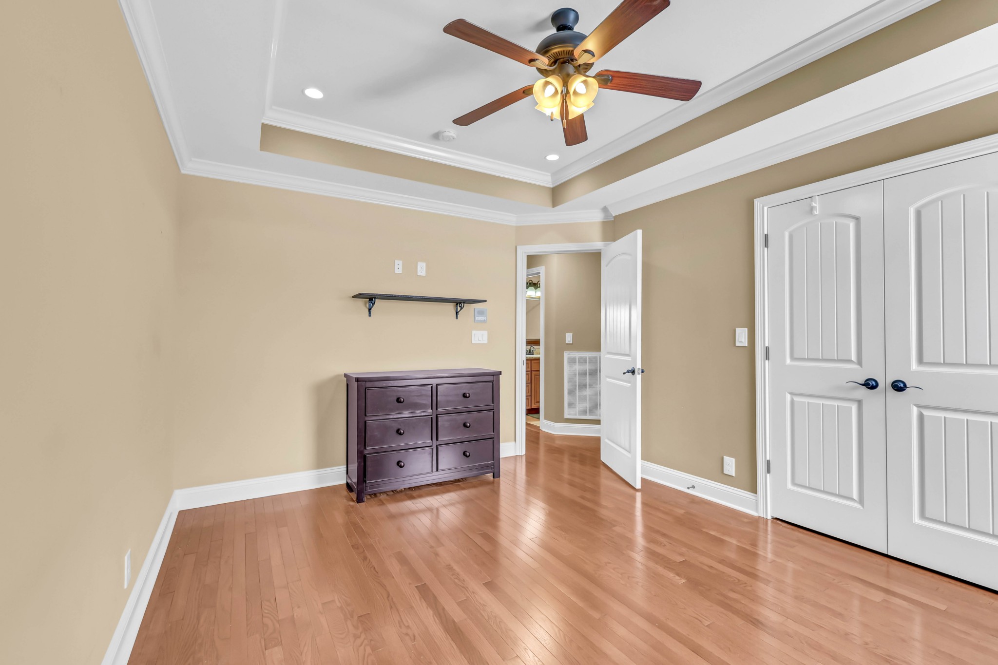 Clarksville, Tennessee, 37043, United States, 3 Bedrooms Bedrooms, ,4 BathroomsBathrooms,Residential,For Sale,1980733