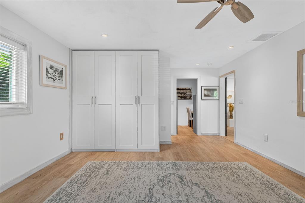 Sarasota, Florida, 34239, United States, 3 Bedrooms Bedrooms, ,2 BathroomsBathrooms,Residential,For Sale,1991192