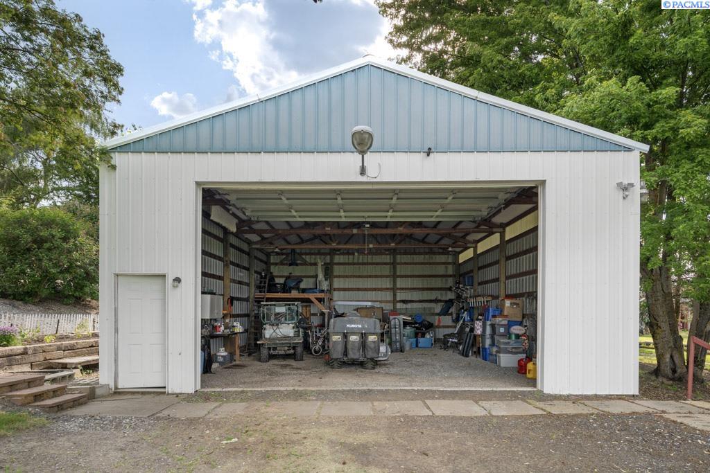 Tekoa, Washington, 99033, United States, 4 Bedrooms Bedrooms, ,2 BathroomsBathrooms,Residential,For Sale,1847399