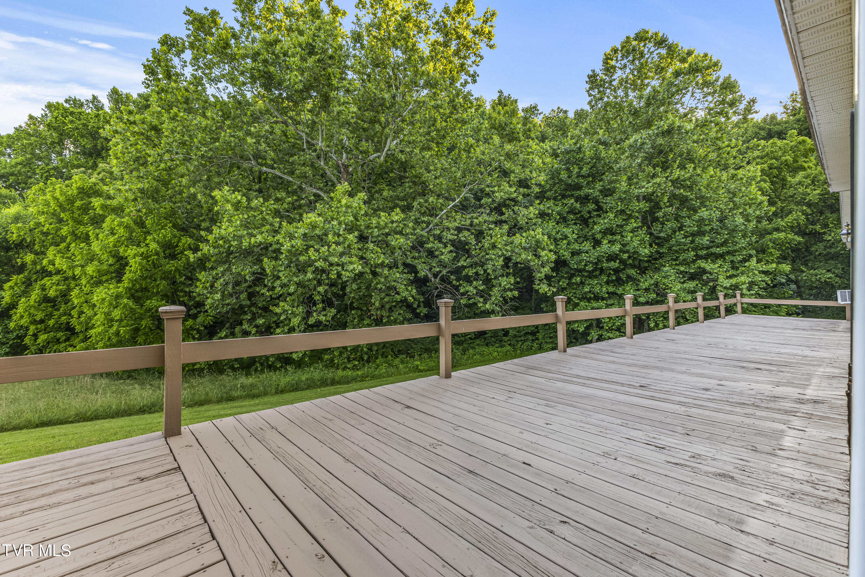 Jonesborough, Tennessee, 37659, United States, 3 Bedrooms Bedrooms, ,3 BathroomsBathrooms,Residential,For Sale,1888653