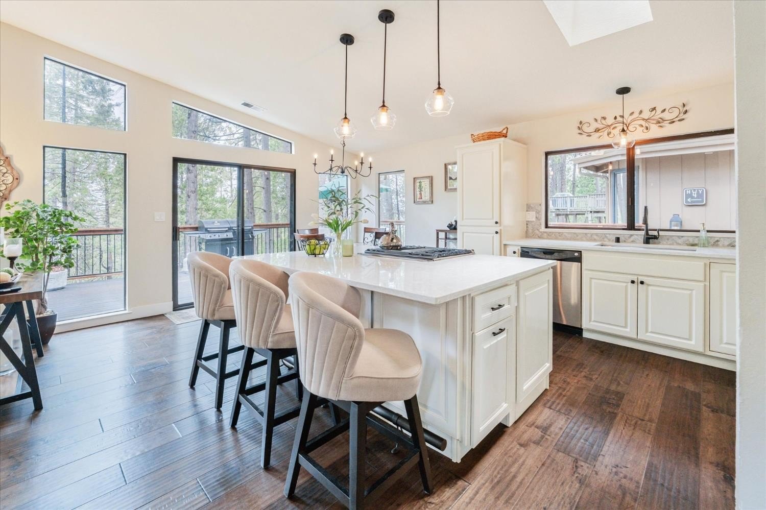 Murphys, California, 95247, United States, 4 Bedrooms Bedrooms, ,3 BathroomsBathrooms,Residential,For Sale,1981649