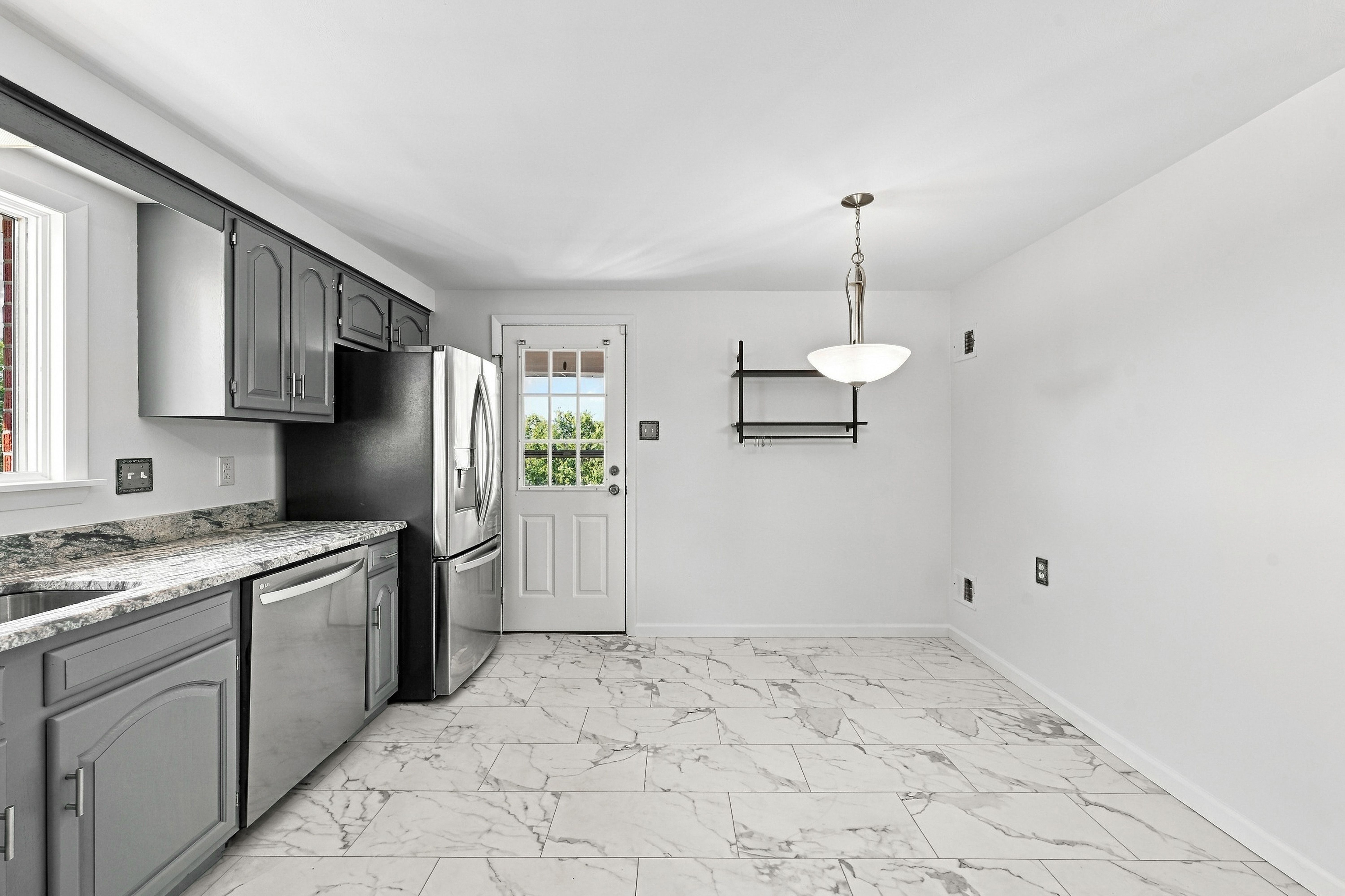 16 South Rolling Hills Avenue, Irwin, PA 15642 - 物件實景