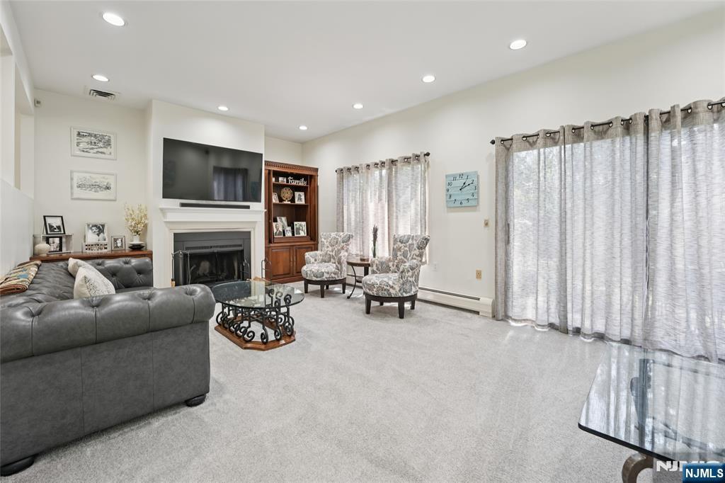 Englewood, New Jersey, 07631, United States, 3 Bedrooms Bedrooms, ,3 BathroomsBathrooms,Residential,For Sale,1925830