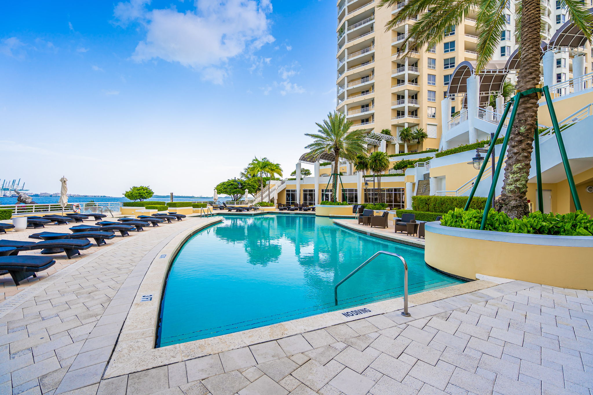 848 Brickell Key Drive LPH4401, Miami, FL, 33131 - 物件實景