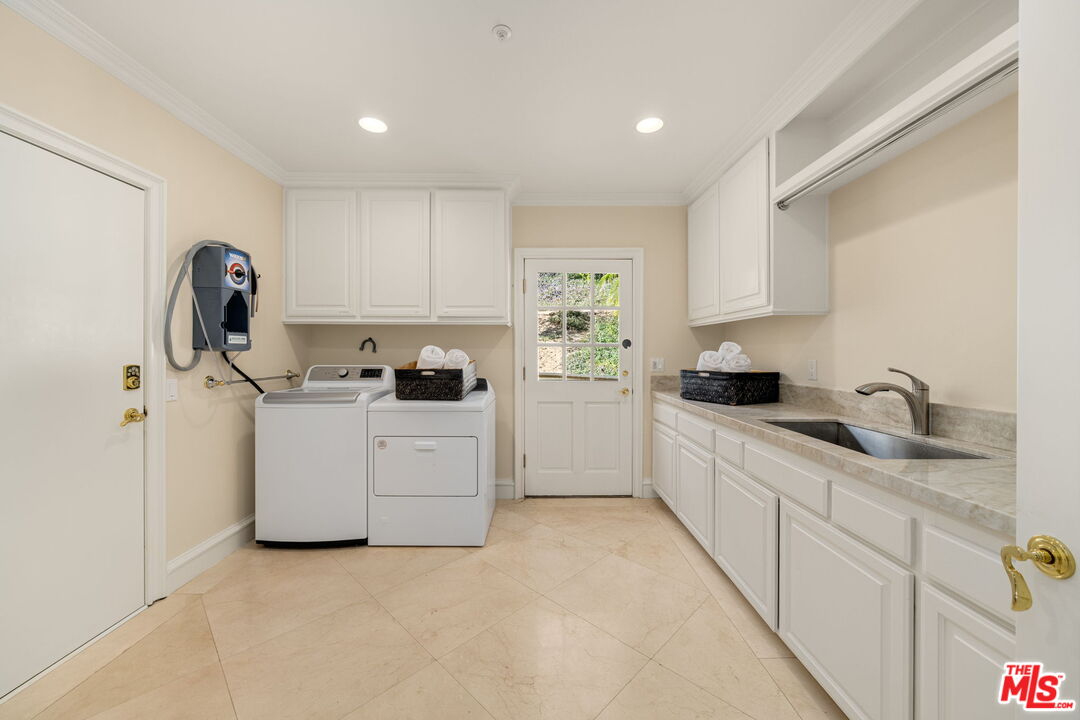 Westlake Village, California, 91362, United States, 7 Bedrooms Bedrooms, ,6 BathroomsBathrooms,Residential,For Sale,2003062