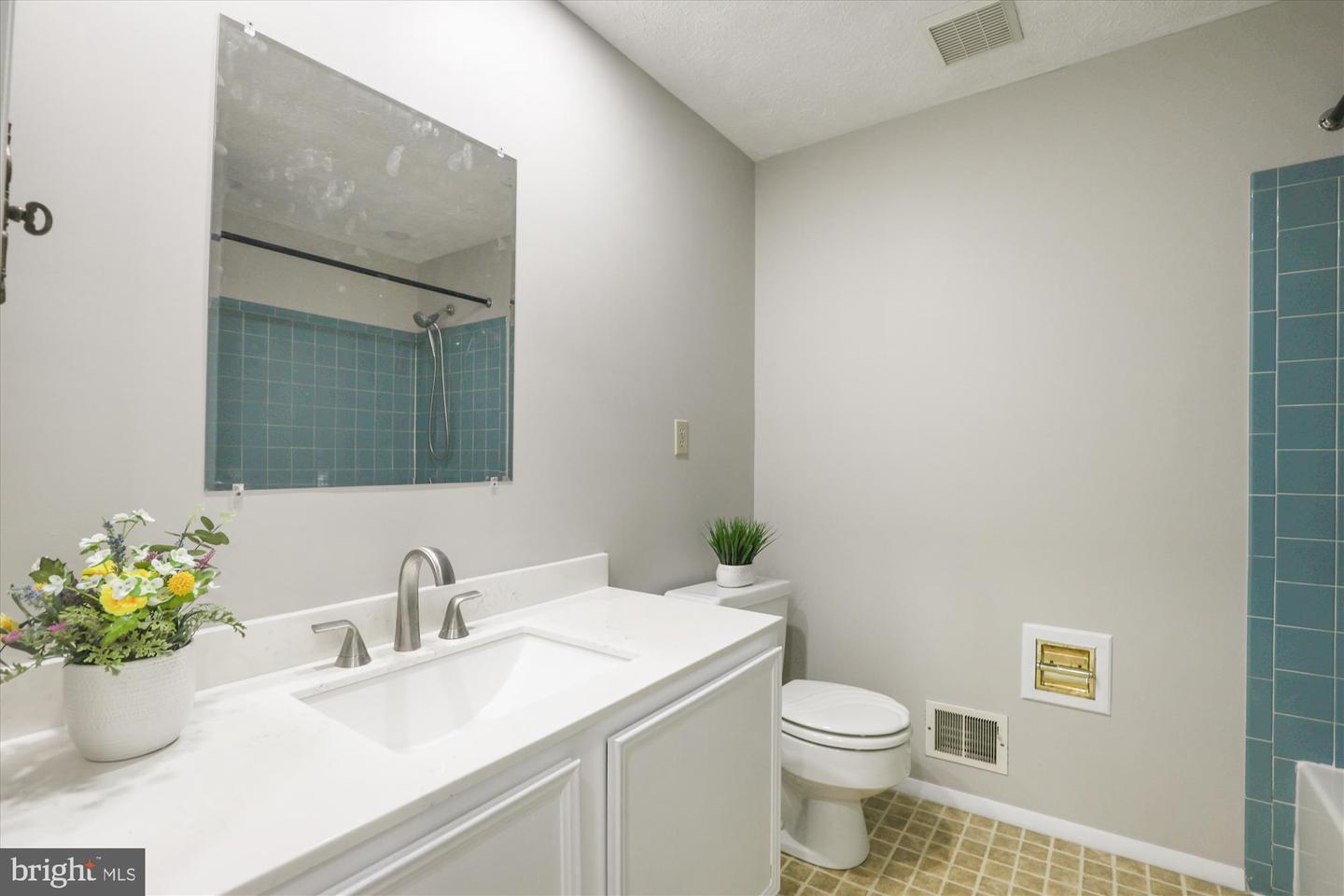 Alexandria, Virginia, 22306, United States, 3 Bedrooms Bedrooms, ,3 BathroomsBathrooms,Residential,For Sale,1902462