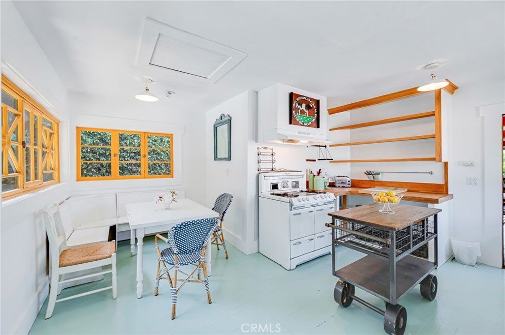 Los Angeles, California, 90031, United States, 3 Bedrooms Bedrooms, ,2 BathroomsBathrooms,Residential,For Sale,1862945