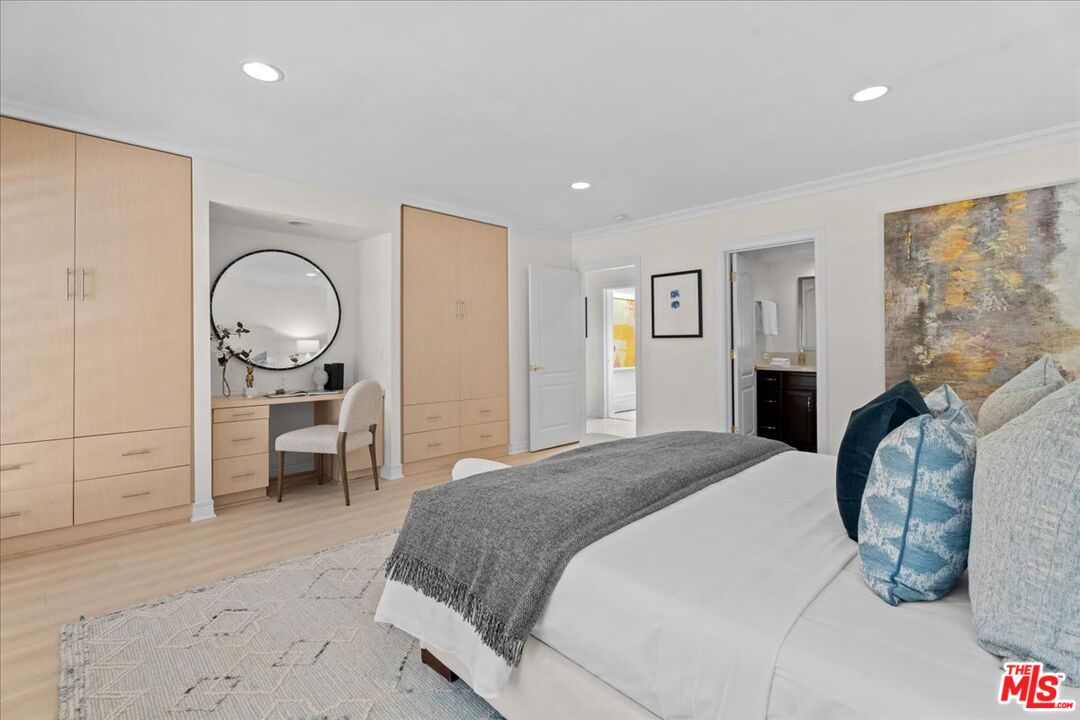 Los Angeles, California, 90077, United States, 4 Bedrooms Bedrooms, ,5 BathroomsBathrooms,Residential,For Sale,1862324
