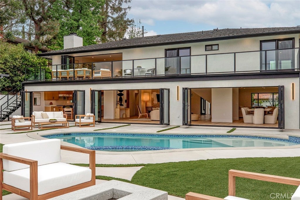 Encino, California, 91316, United States, 6 Bedrooms Bedrooms, ,5 BathroomsBathrooms,Residential,For Sale,1938851