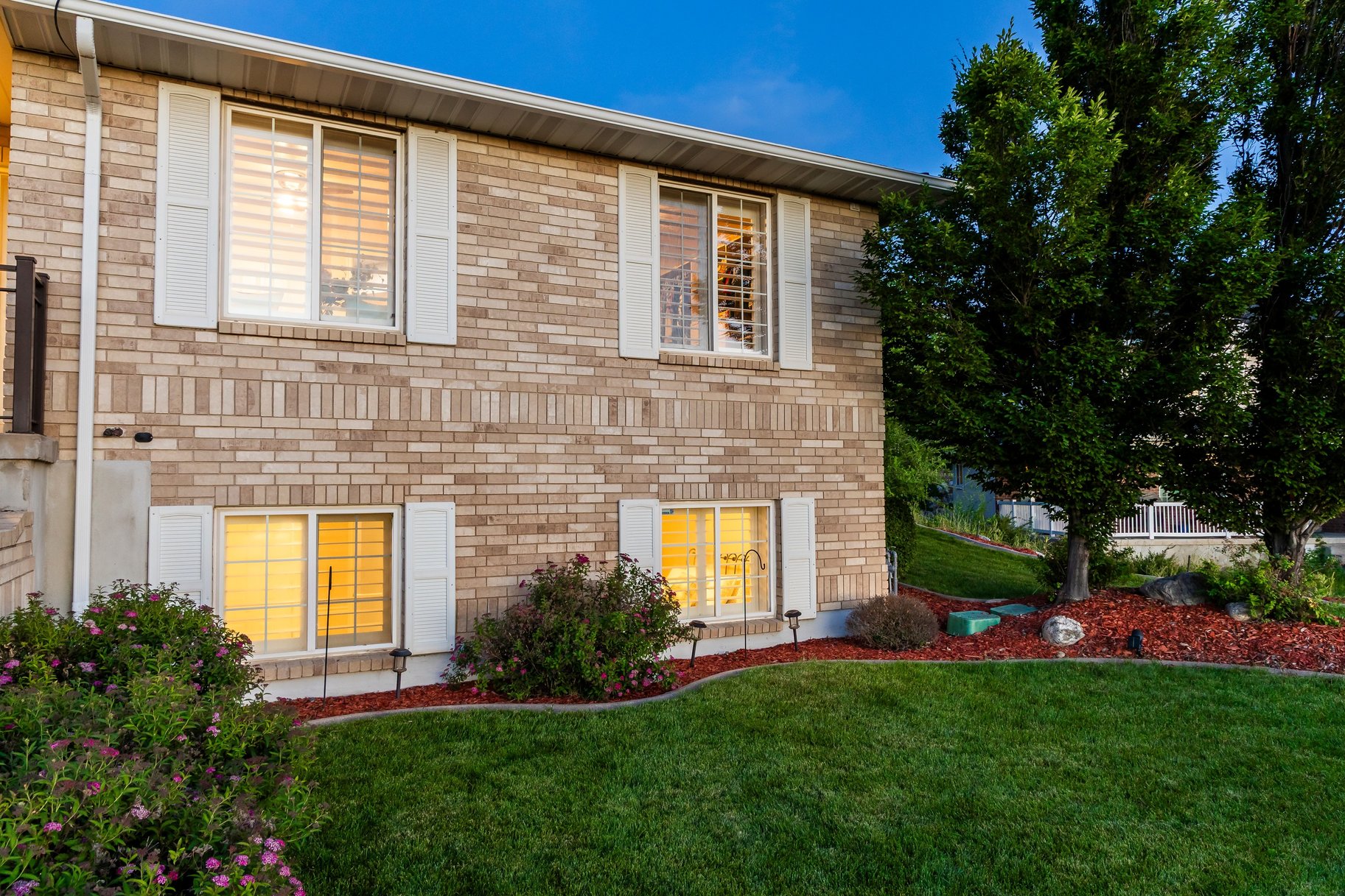  Farmington Rambler on Private Half-Acre with Incredible Views - 物件實景